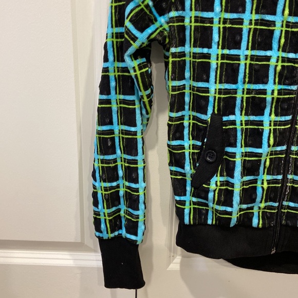 Triple Flip Black, Blue and Green Plaid Patterned Plush Zipping Hoodie - Picture 4 of 7